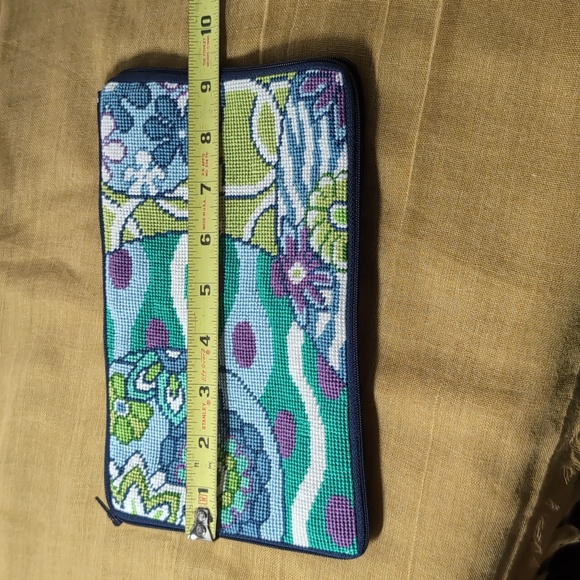 Hand-stitched Tablet Holder - Picture 3 of 6